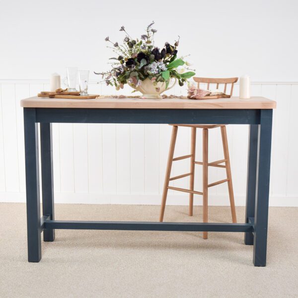 Breakfast bar with an Enzo bar stool