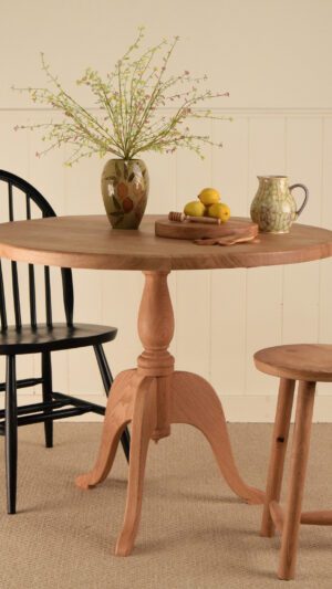Cheshire oak round dining table